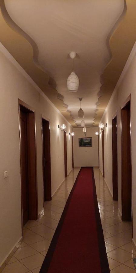 Hotel Vila Toska Piskupat Extérieur photo