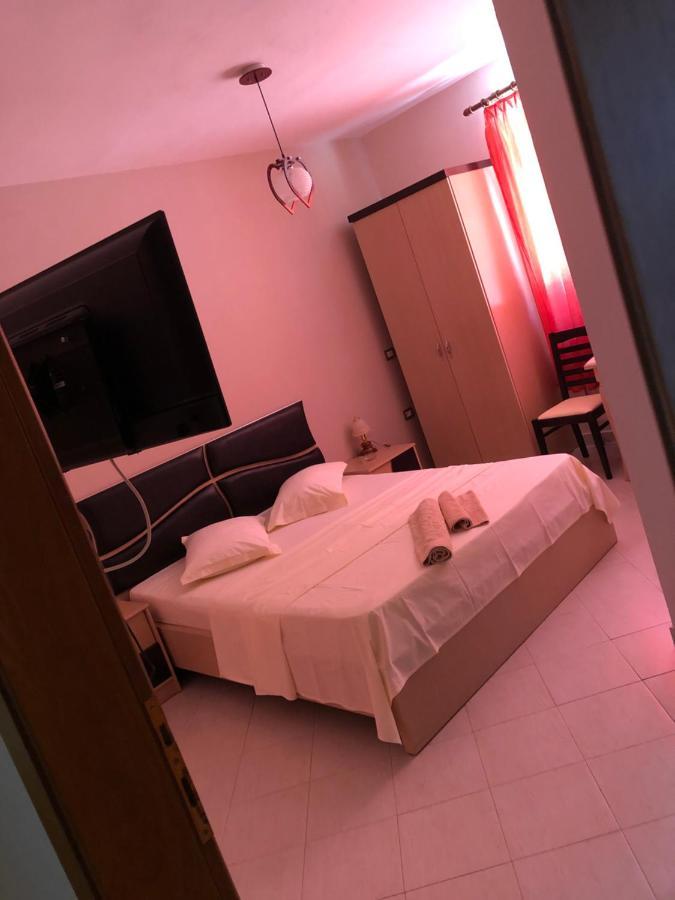 Hotel Vila Toska Piskupat Extérieur photo