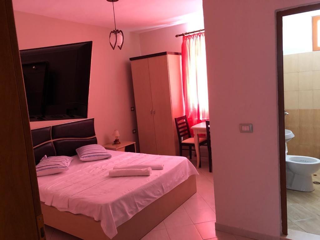 Hotel Vila Toska Piskupat Extérieur photo