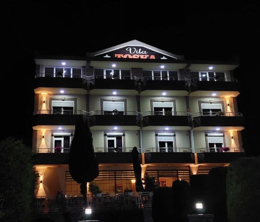 Hotel Vila Toska Piskupat Extérieur photo