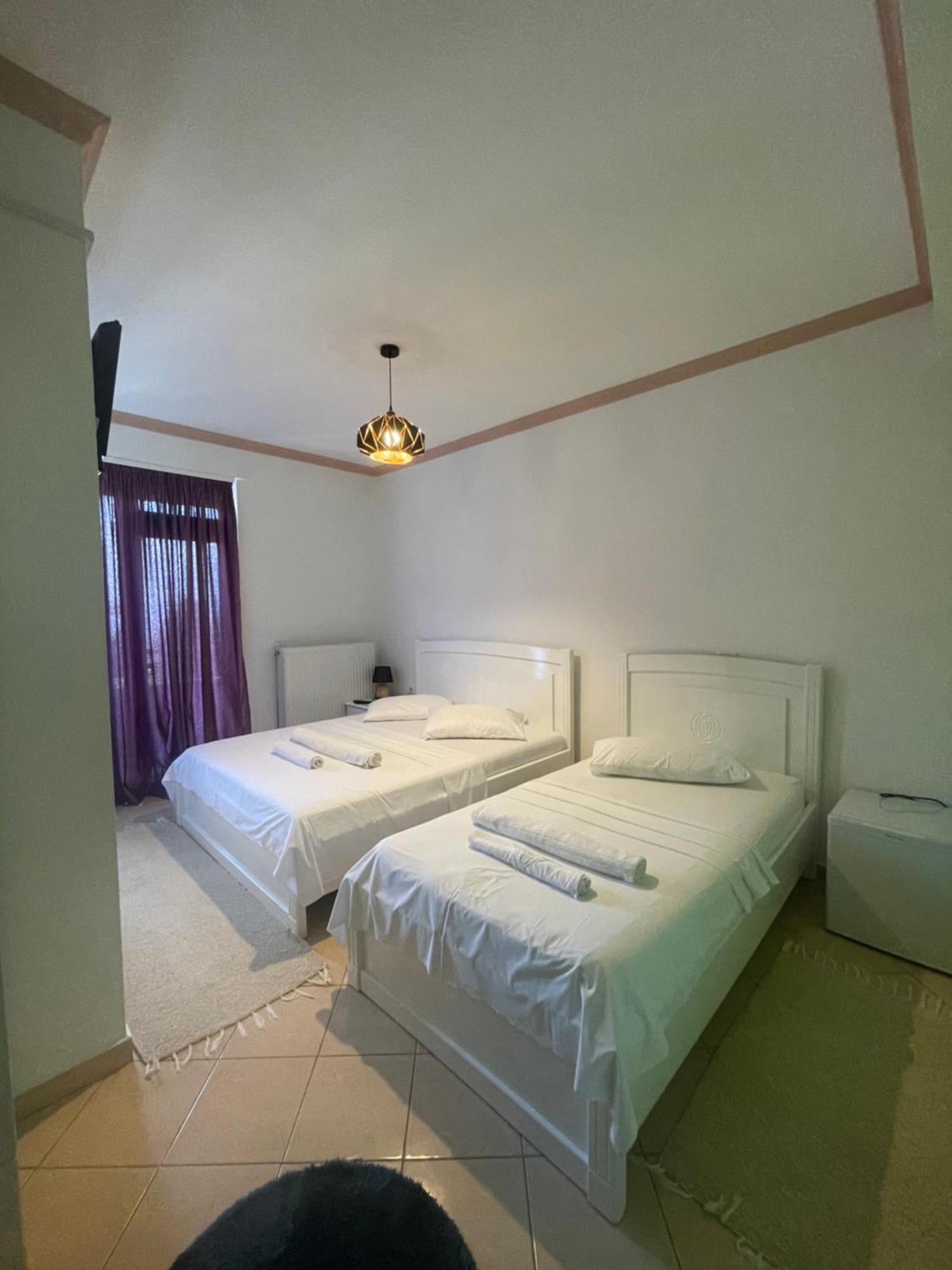 Hotel Vila Toska Piskupat Extérieur photo