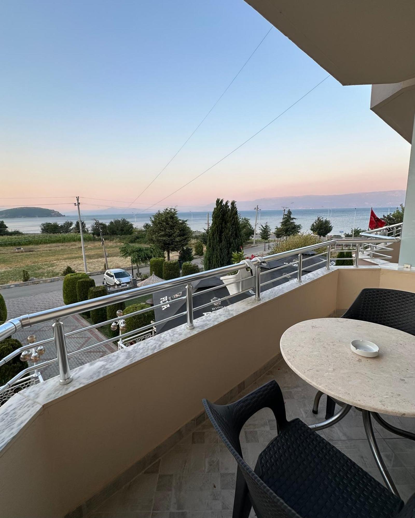 Hotel Vila Toska Piskupat Extérieur photo